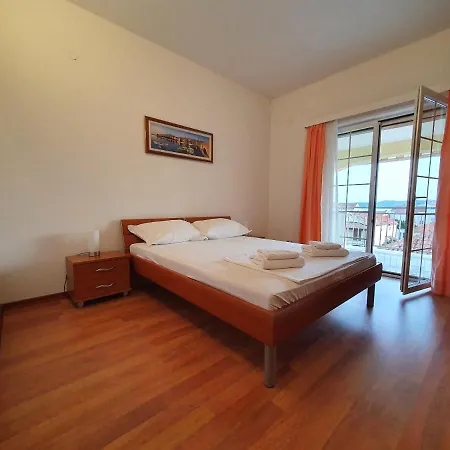 Renato شقة زادار