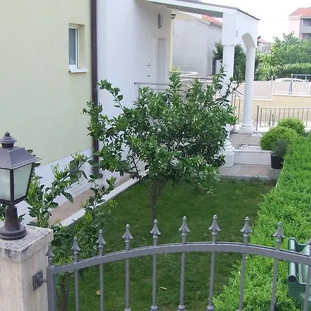 شقة Renato زادار